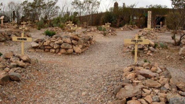 The Story Behind This Haunted Cemetery in Arizona is Terrifying